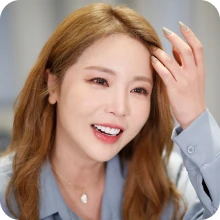 미니쉬 공식 브랜드 페이지에 소개된 홍진영